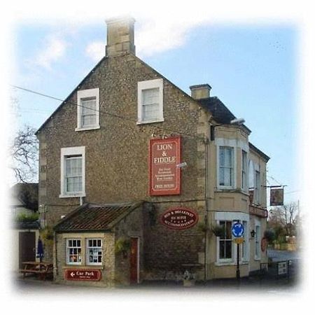 Lion And Fiddle Hotel Троубридж Екстериор снимка